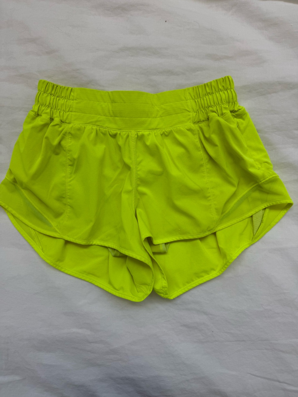 Lululemon 2.5 Hotty Hot low-rise short